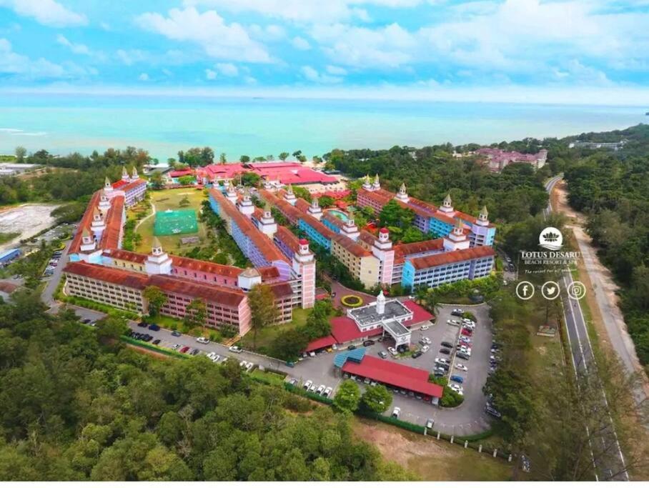 Bandar Penawar Lotus Desaru Beach Resort, 2 Bdrms, W/Splash Park מראה חיצוני תמונה