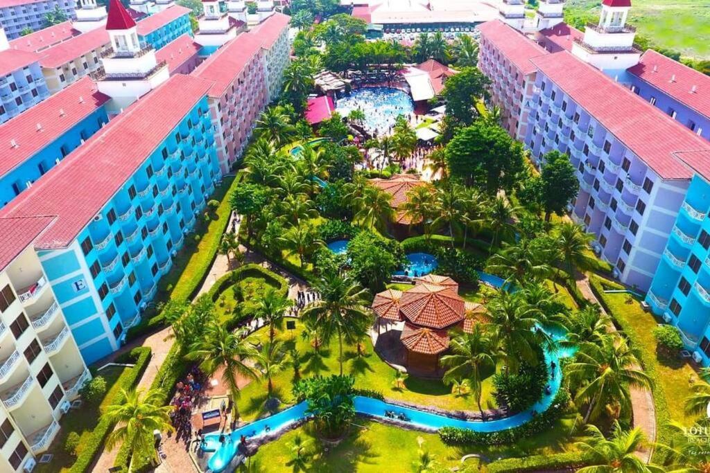 Bandar Penawar Lotus Desaru Beach Resort, 2 Bdrms, W/Splash Park מראה חיצוני תמונה